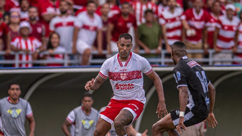 Mikael empata com Alex Bruno na artilharia e vira personagem do CRB nas finais