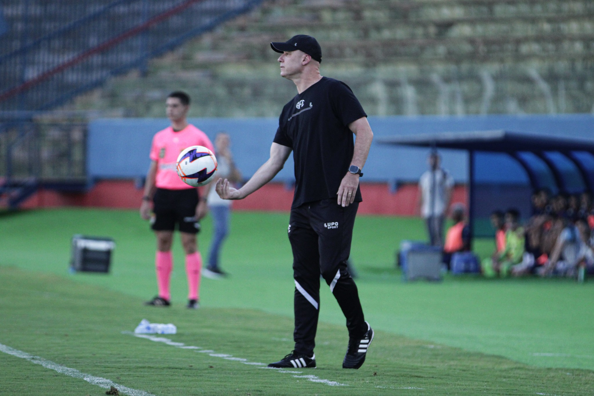 Rogério Corrêa valoriza reabilitação da Ferroviária e mira liderança na última rodada da A2