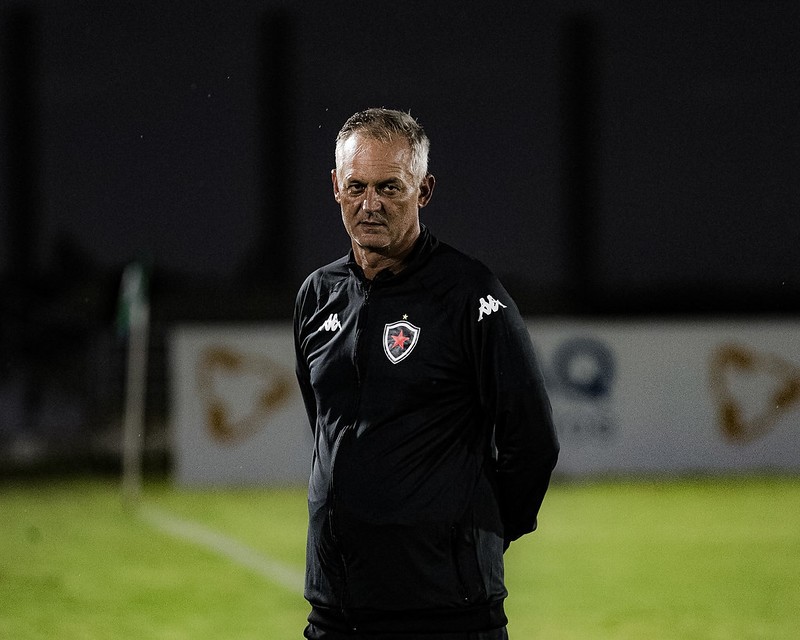 Lisca ‘esquece’ vantagem e cobra evolução do Botafogo-PB no 2º jogo da decisão do Paraibano