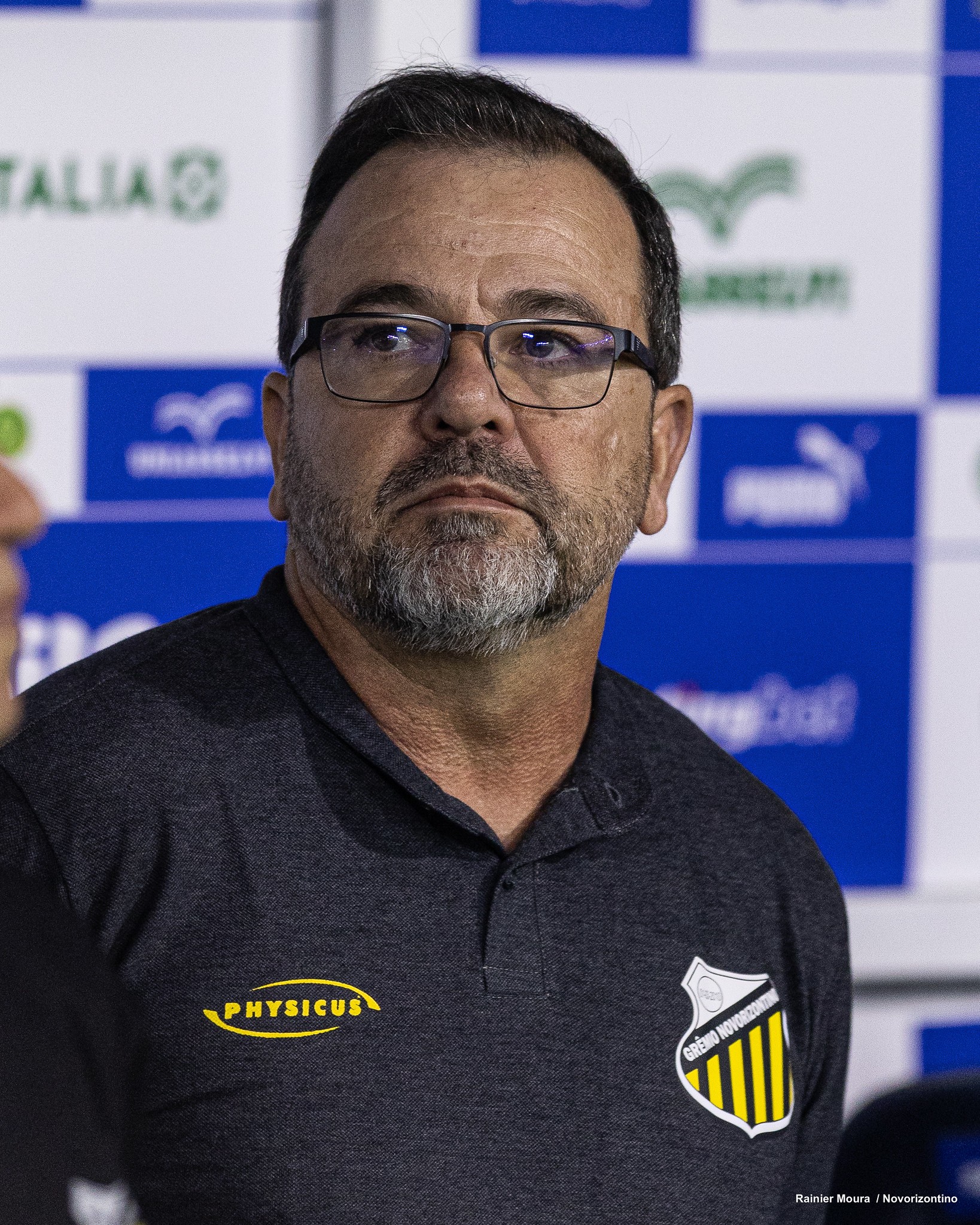 Enderson dispara contra calendário e arbitragem da estreia na Sul-Sudeste: “Nos fazem de bobos”