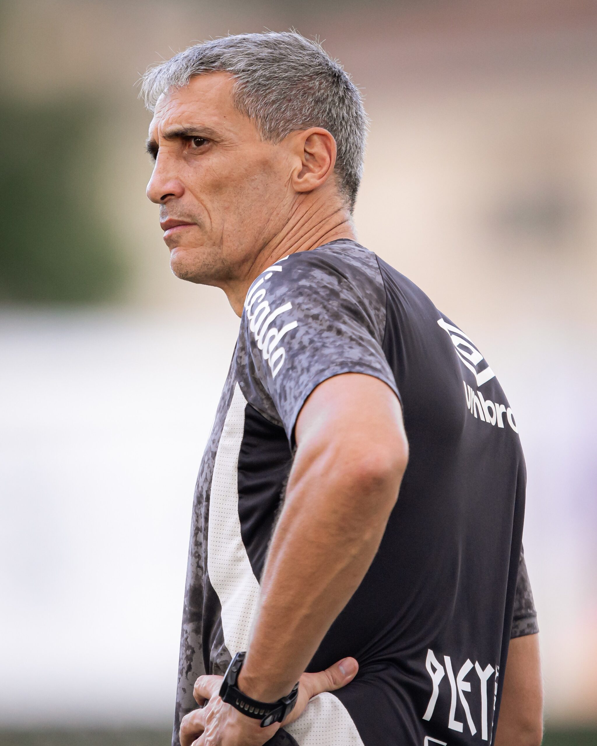 Vojvoda terá prova de fogo no Santos nesta quarta-feira