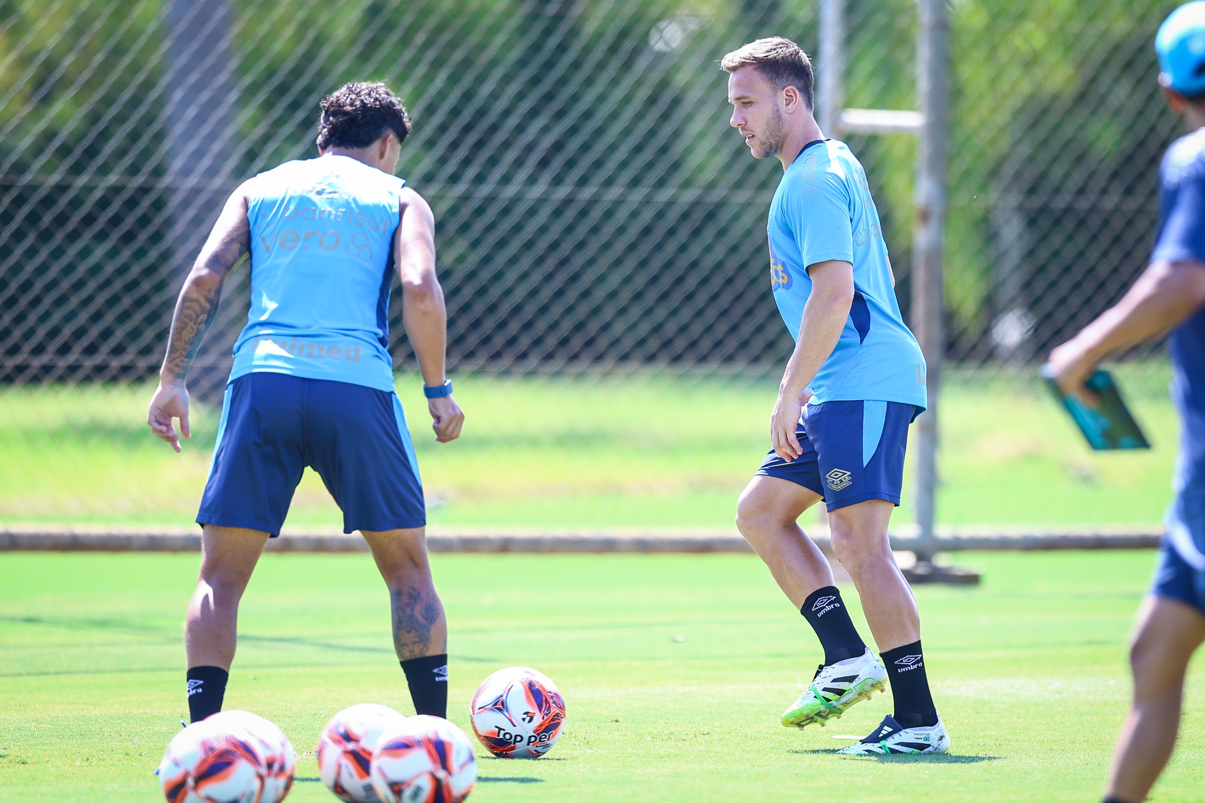 Escalação do Grêmio: Arthur deve ficar fora contra o Bragantino; jovem é promovido