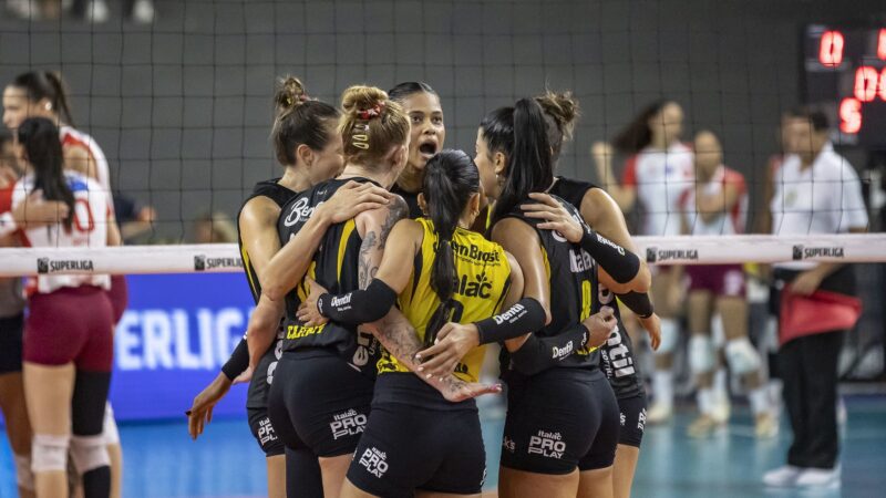 Praia Clube passa sufoco, mas bate Paulistano/Barueri e segue em terceiro na Superliga