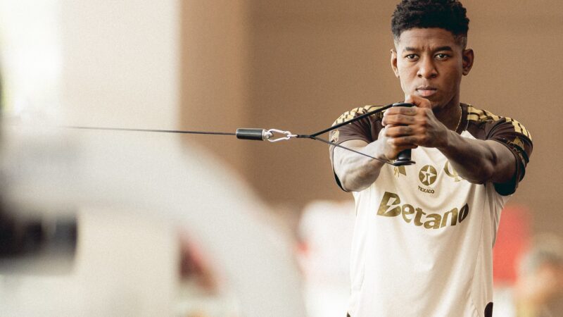 VC Escala: torcida monta Flamengo com Vitão, Cebolinha e Pedro para final contra o Fluminense