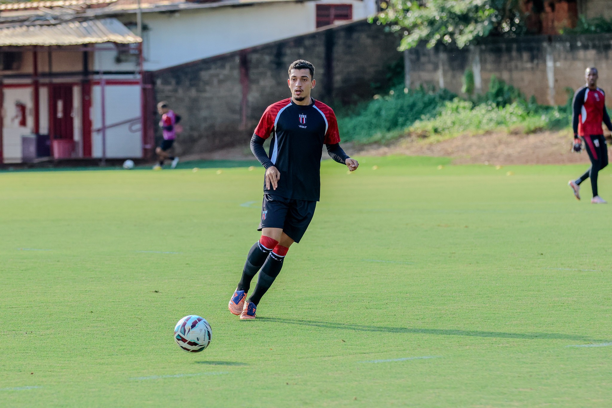 André Leite vê base como ativo e projeta mais espaço para jovens na Série B