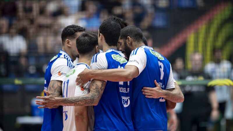 Cruzeiro é letal no saque, vence Praia Clube e pega Campinas na final da Copa Brasil masculina
