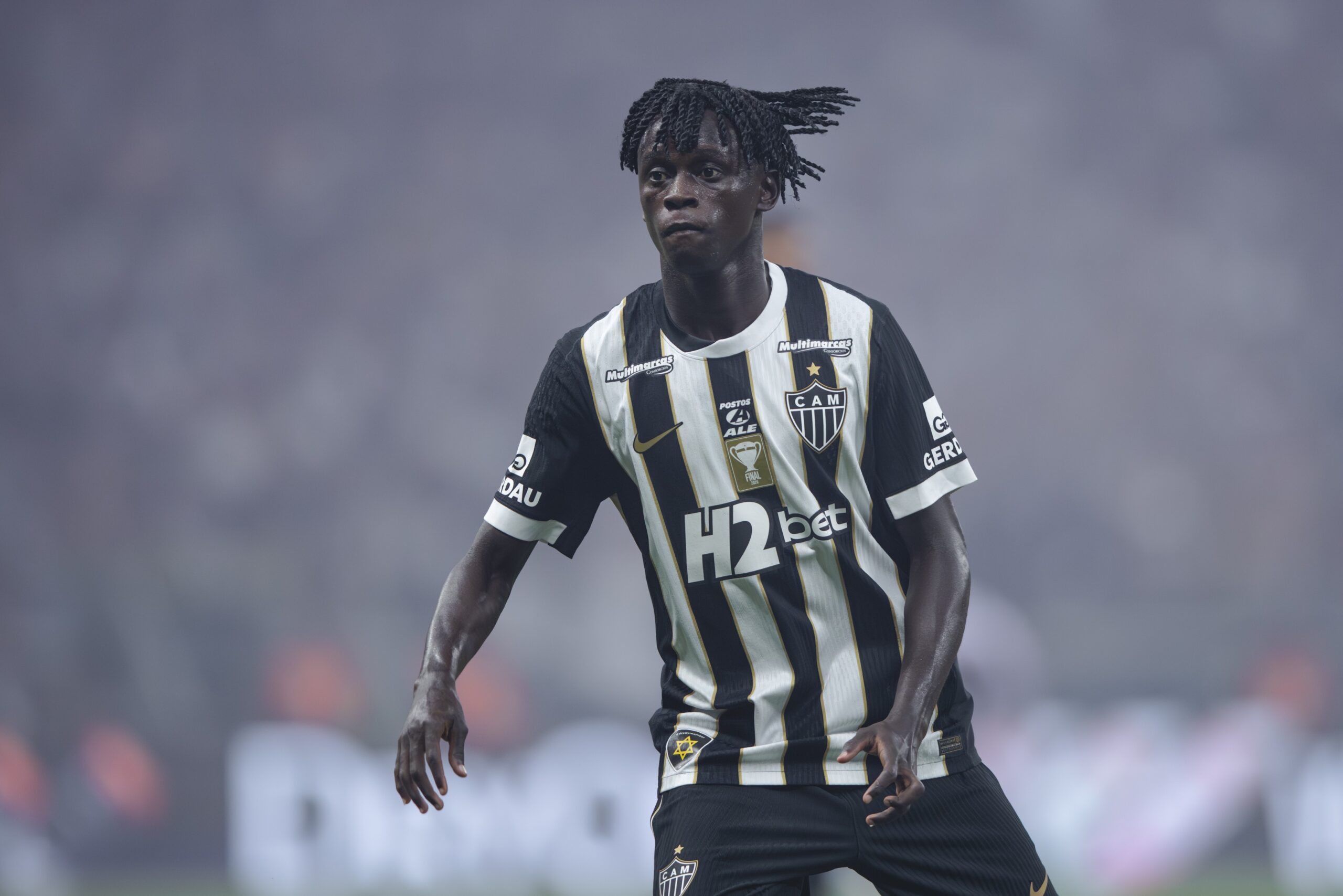 Atlético-MG acerta renovação com Cissé e amplia multa rescisória