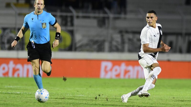 DM libera, e Léo Gomes reforça Ponte Preta contra o Ceará na Série B