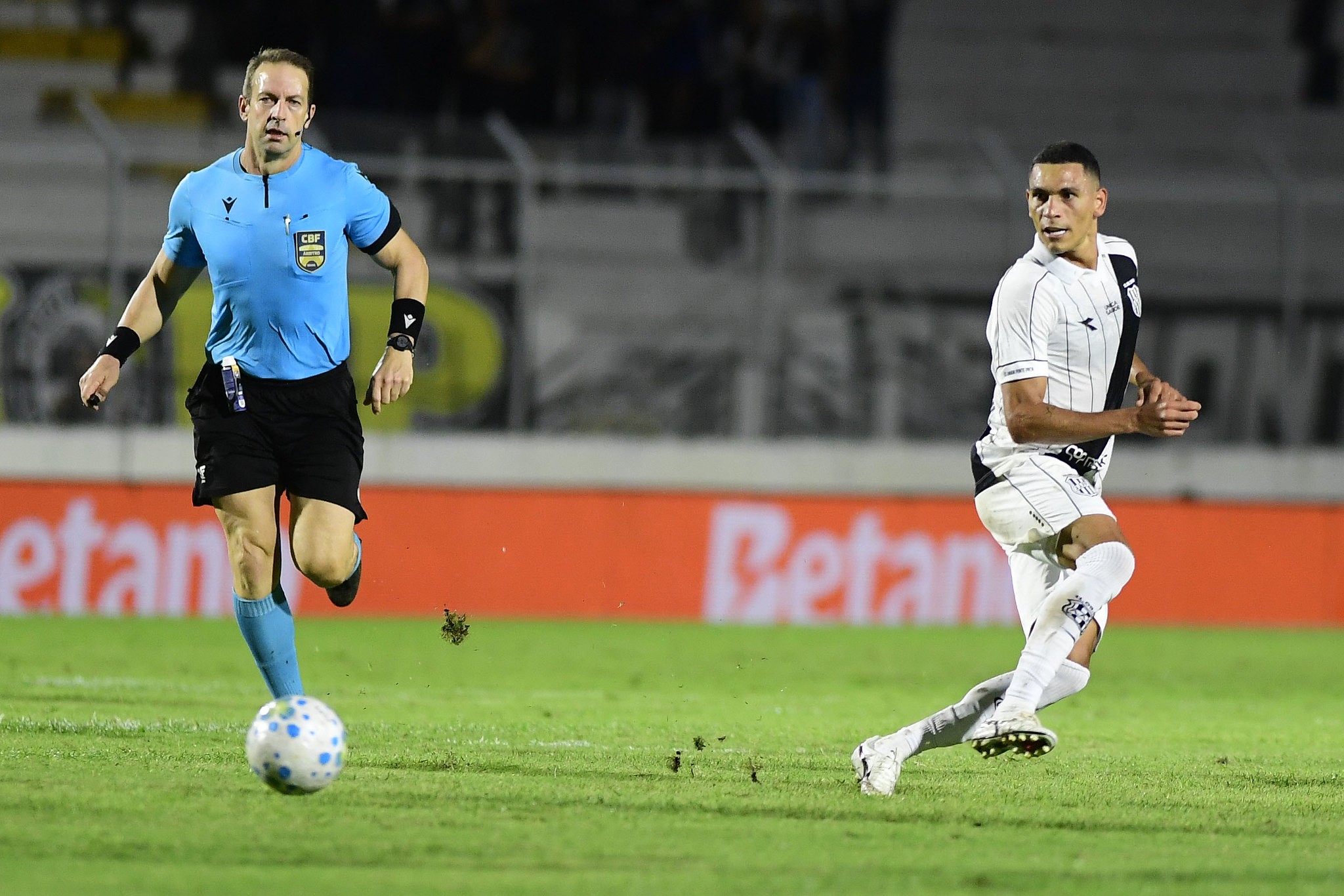 DM libera, e Léo Gomes reforça Ponte Preta contra o Ceará na Série B