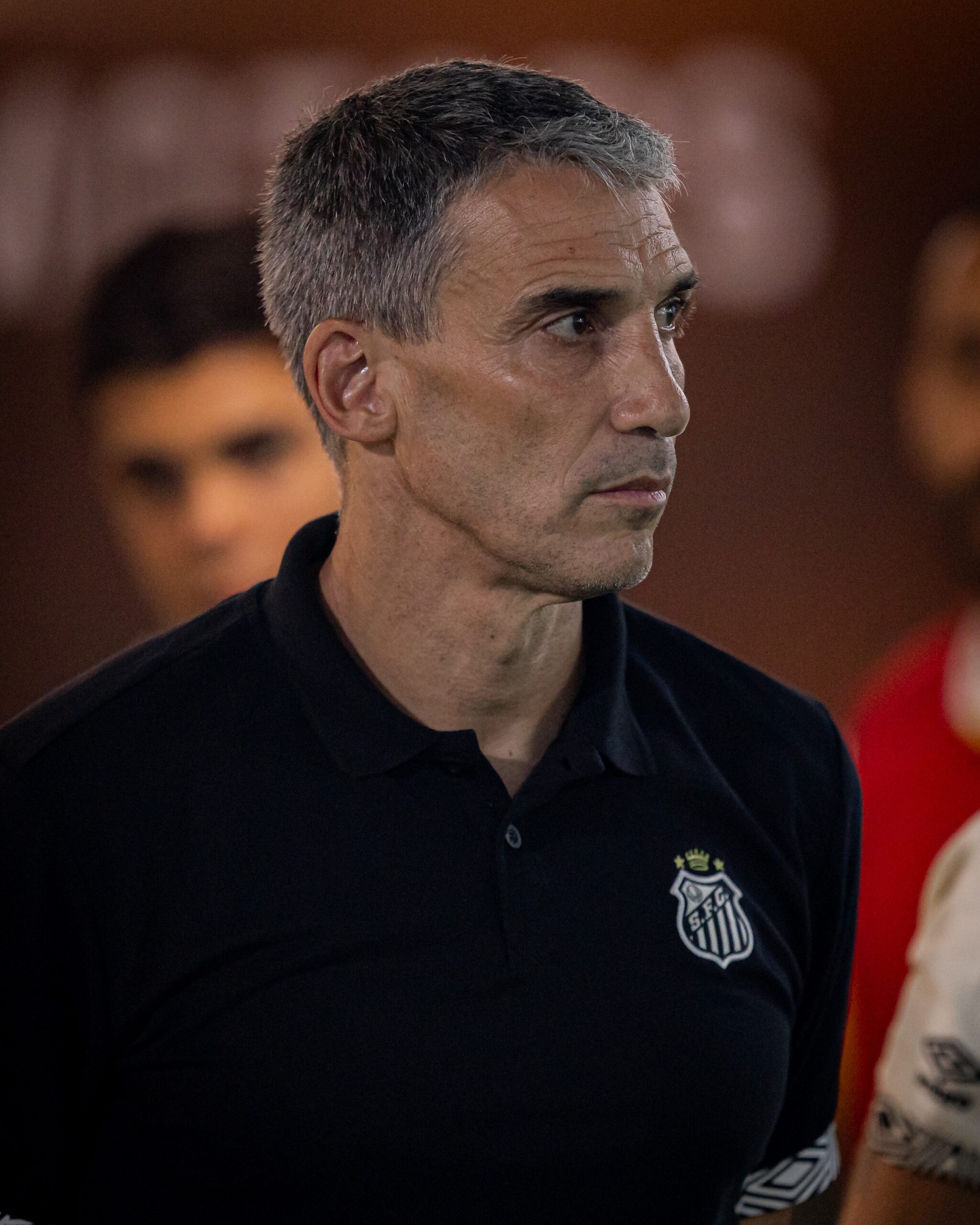 Padrão de jogo e convicções: por que o Santos segurou Vojvoda e o que diretoria espera do técnico