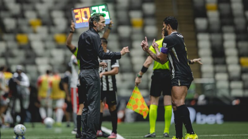 Em busca do Atlético-MG ideal: Domínguez utiliza 22 jogadores em três jogos e com diferentes esquemas