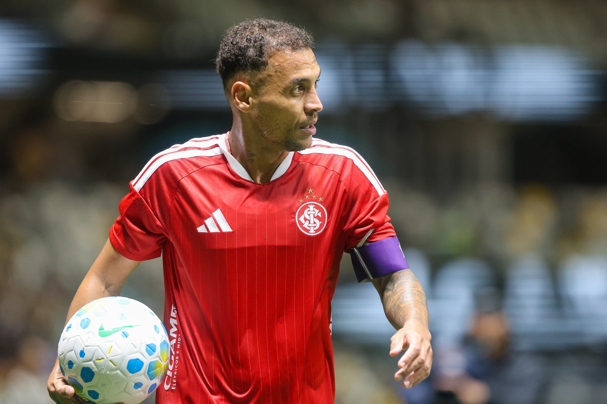 Volta? Após marca histórica, Alan Patrick vive cenário novo no Inter de Pezzolano