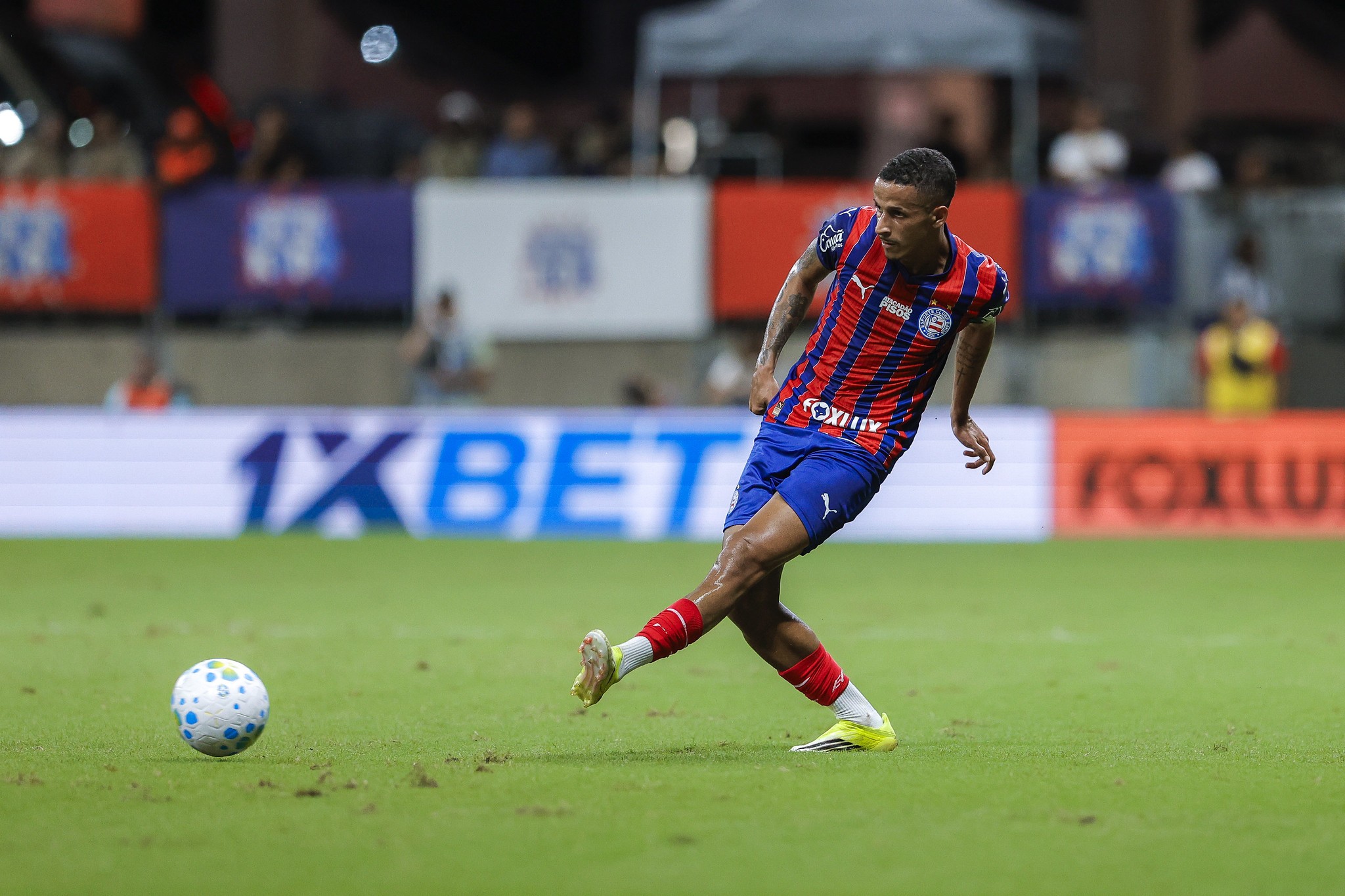 Na pré-lista e observado de perto pela Seleção no Ba-Vi 507, Luciano Juba chega a 150 jogos pelo Bahia