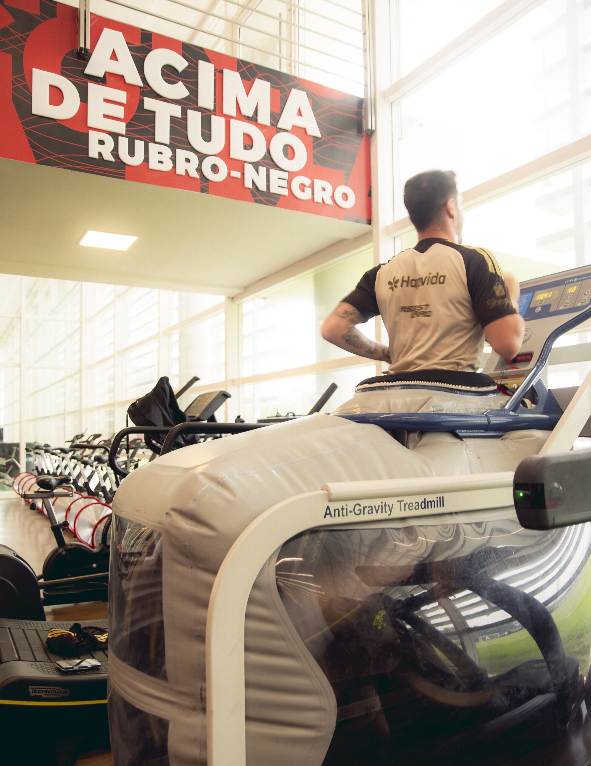 Máquina da Nasa? Flamengo usa aparelho antigravidade para recuperar jogadores lesionados