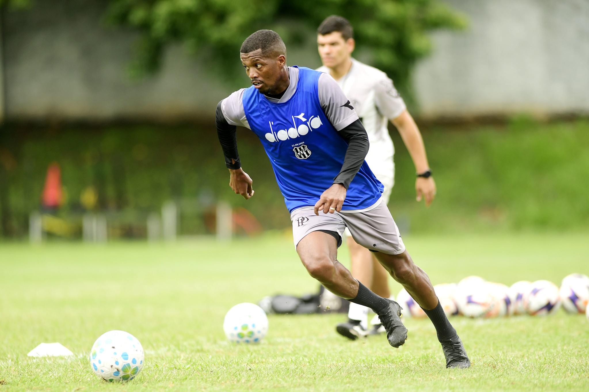 Questão salarial na Ponte causa saída de titular antes da Série B
