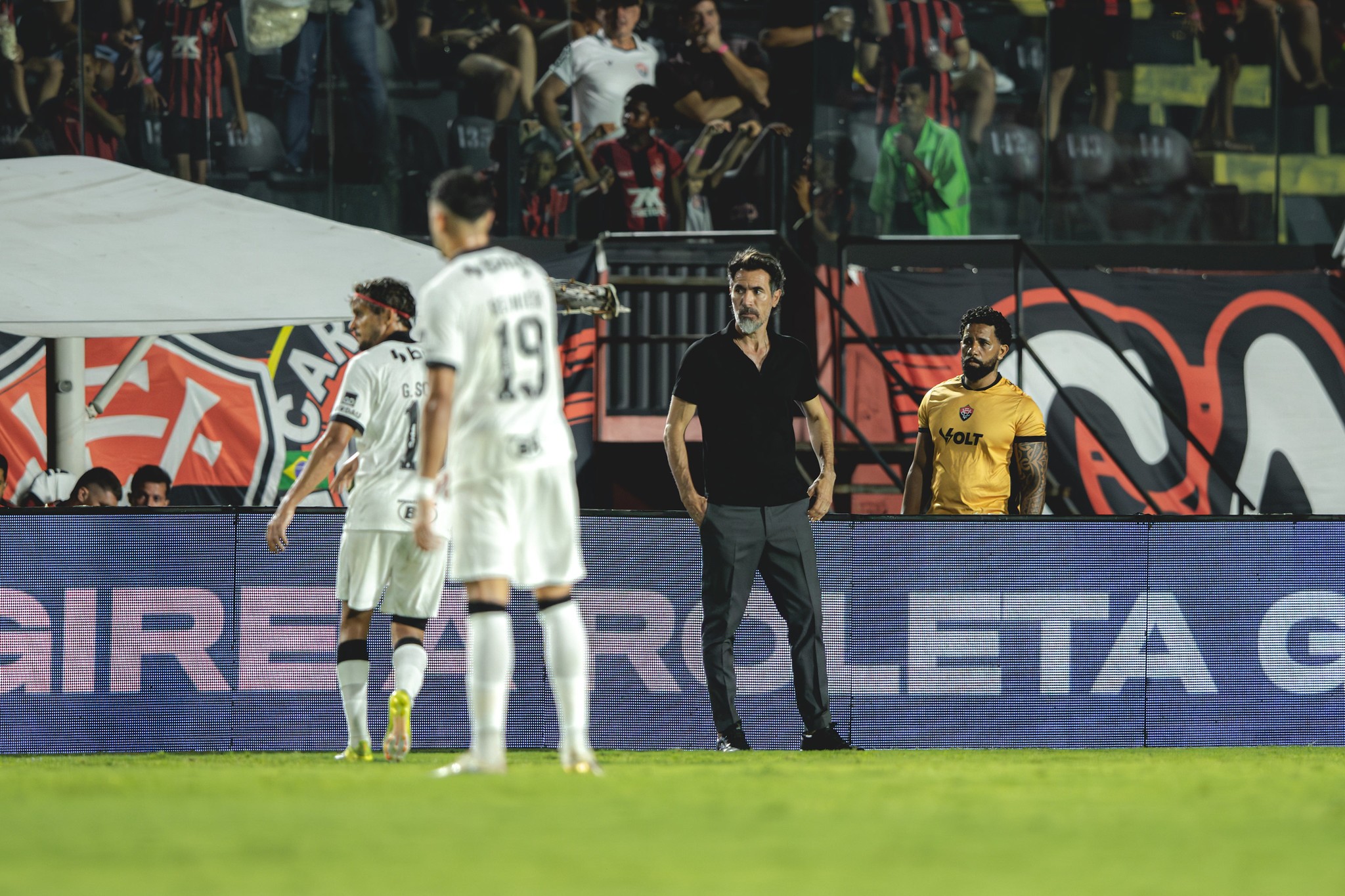 Domínguez aponta desespero do Atlético-MG contra Vitória e vê peso psicológico em fase no Brasileiro