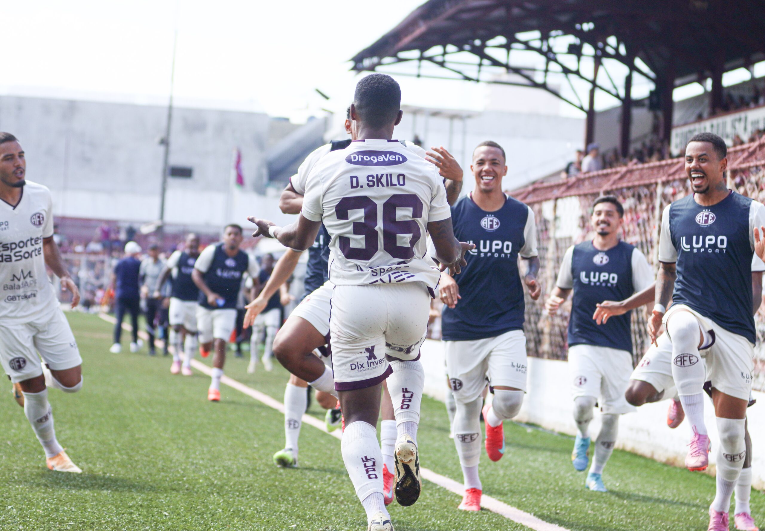 Corrêa elogia reforços e mantém confiança para sequência da Ferroviária na A2