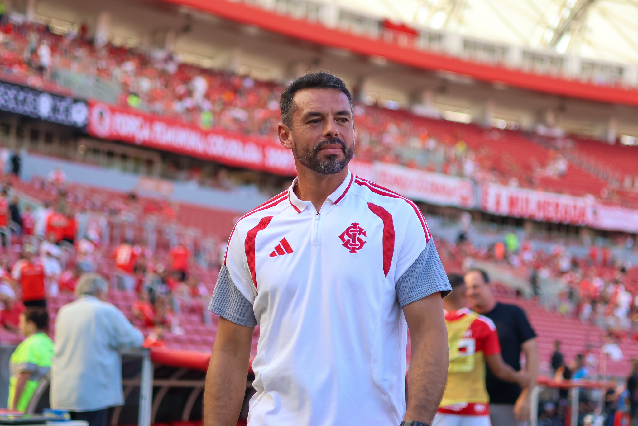 Auxiliar de Pezzolano avalia mau momento do Inter: “Não somos tontos, estamos preocupados”