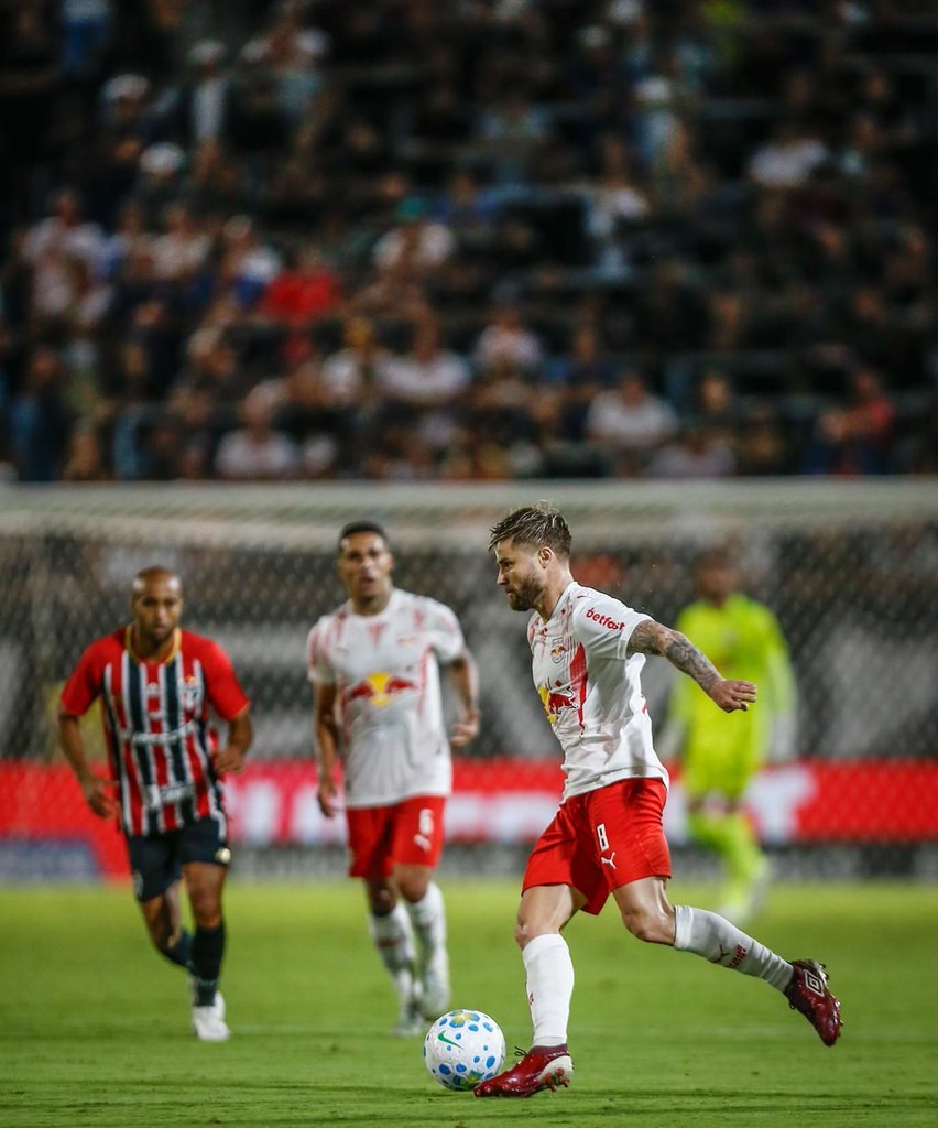 Sasha lamenta falhas do time em derrota para o São Paulo: “Não podemos ter esses erros”