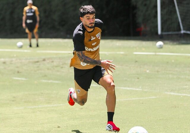 Cauly assume vaga de Lucas e mira sequência como titular do São Paulo