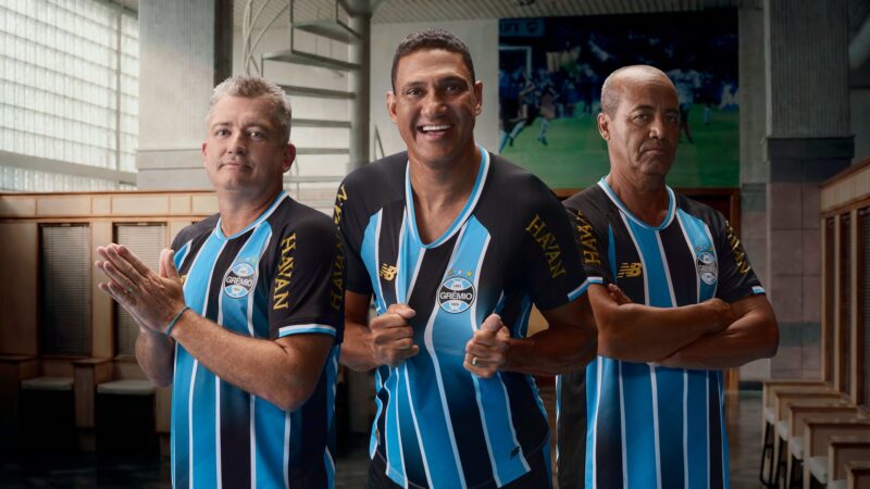 Grêmio apresenta novas camisas; confira detalhes