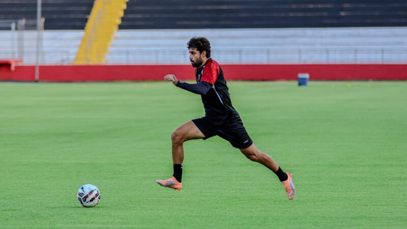 Escalação do Botafogo-SP: Tencati tem dúvidas na lateral-esquerda e zaga contra Fortaleza