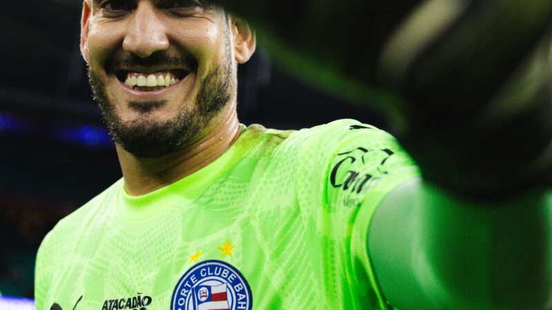 Entre elogios de Ceni e Ronaldo nas graças da torcida, Bahia se isola como defesa menos vazada