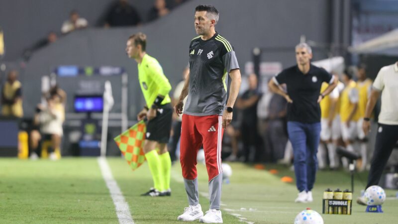 Pezzolano elogia entrega do Inter por vitória e explica surpresa na escalação: “Estar 100%”