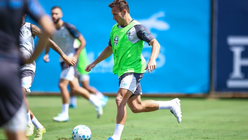 Arthur volta a treinar no Grêmio; veja a provável escalação para enfrentar o Vasco