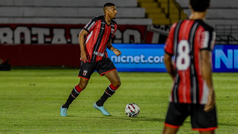Dupla de zaga do Botafogo-SP agrada em estreia: “Rápidos e agressivos”