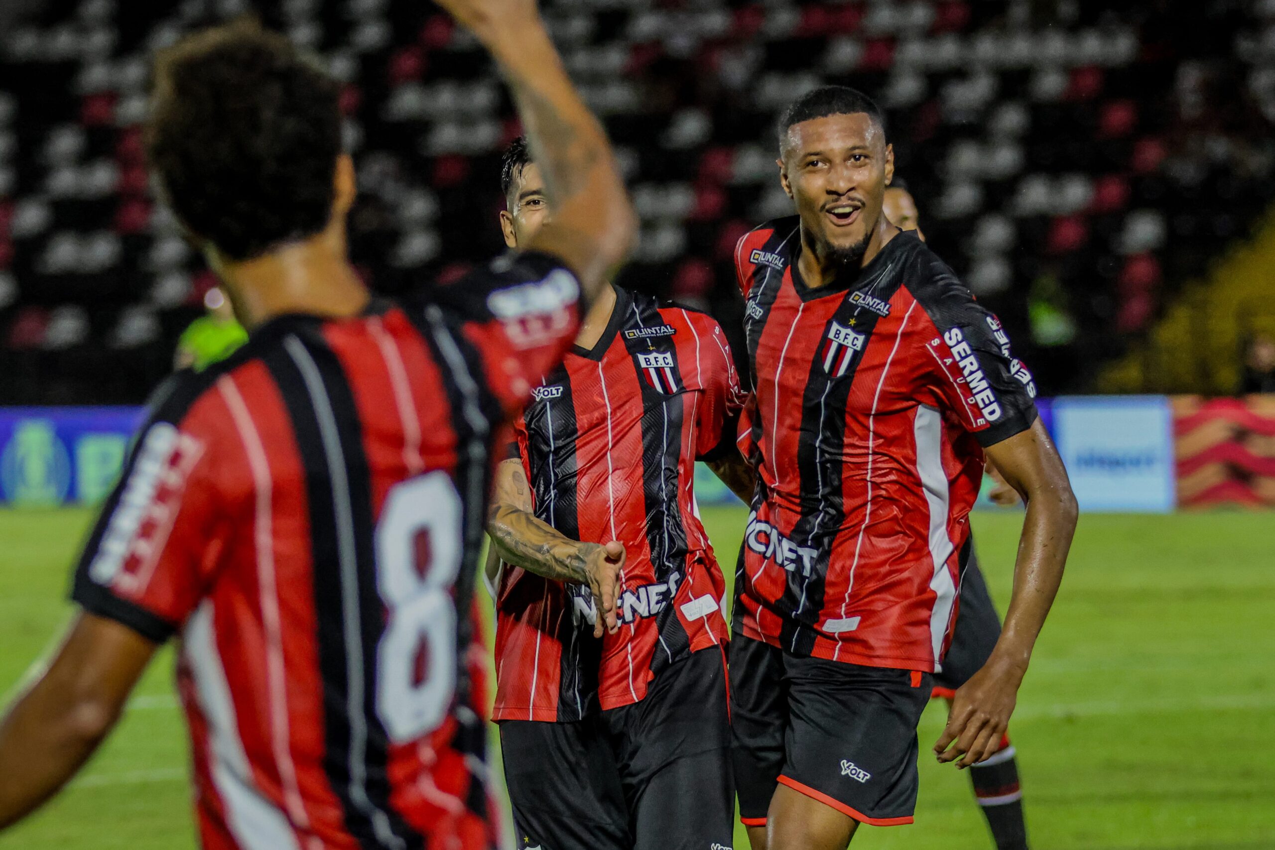 Vilar comemora gol em estreia na Série B e se aproxima de renovação com Botafogo-SP