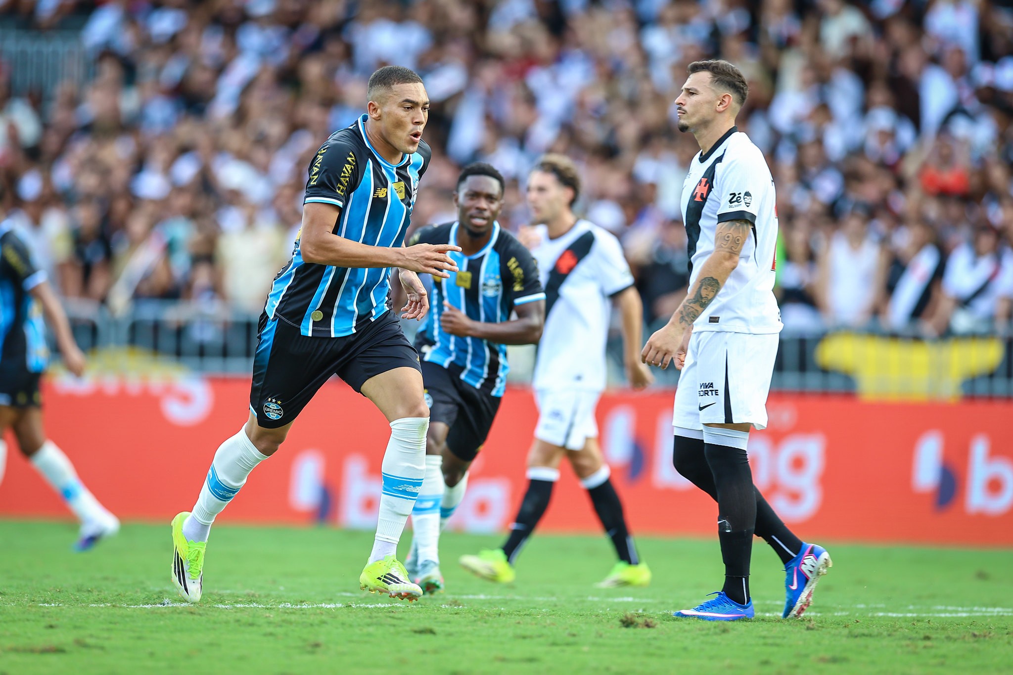 Carlos Vinicius participa de todos os jogos do Grêmio em 2026; veja quem mais atuou