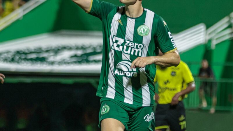 Chapecoense volta a ter gol de centroavante após quatro meses