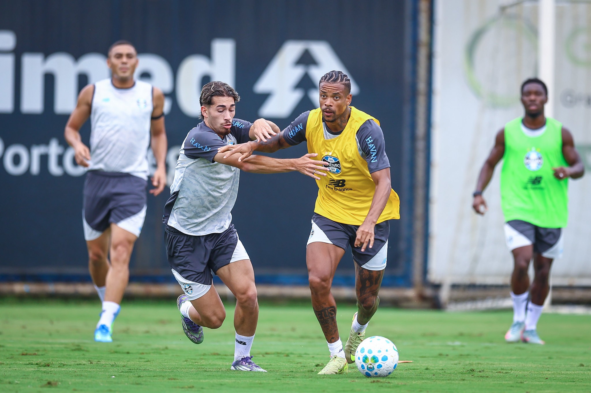 Jovem da base pode ganhar chance inédita no Grêmio contra o Palmeiras