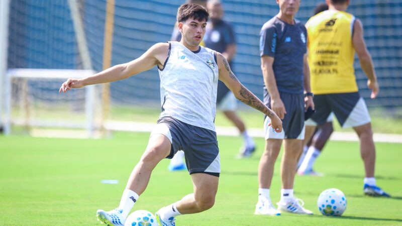 Luís Castro abre disputa por posição no meio-campo do Grêmio; entenda