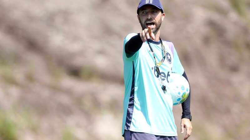 Interino do Botafogo projeta reencontro com Athletico-PR: “Bastante familiar”