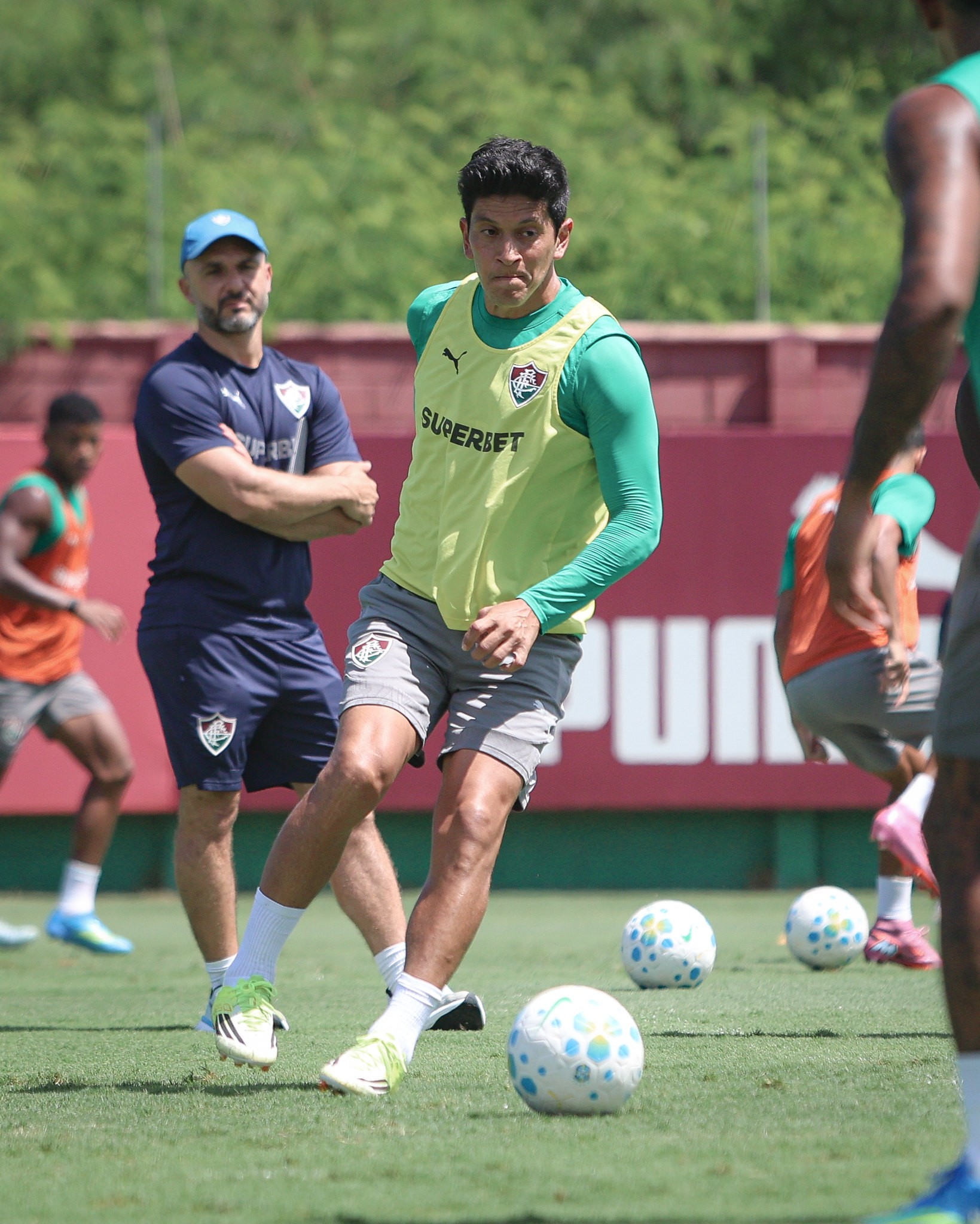 Cano será relacionado para Fluminense x Corinthians e pode voltar a jogar após cinco meses