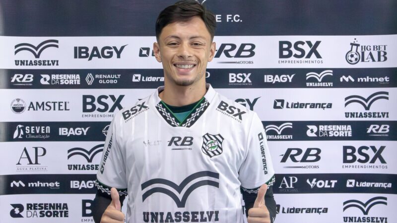 Figueirense apresenta reforços e já trabalha com lista de saídas