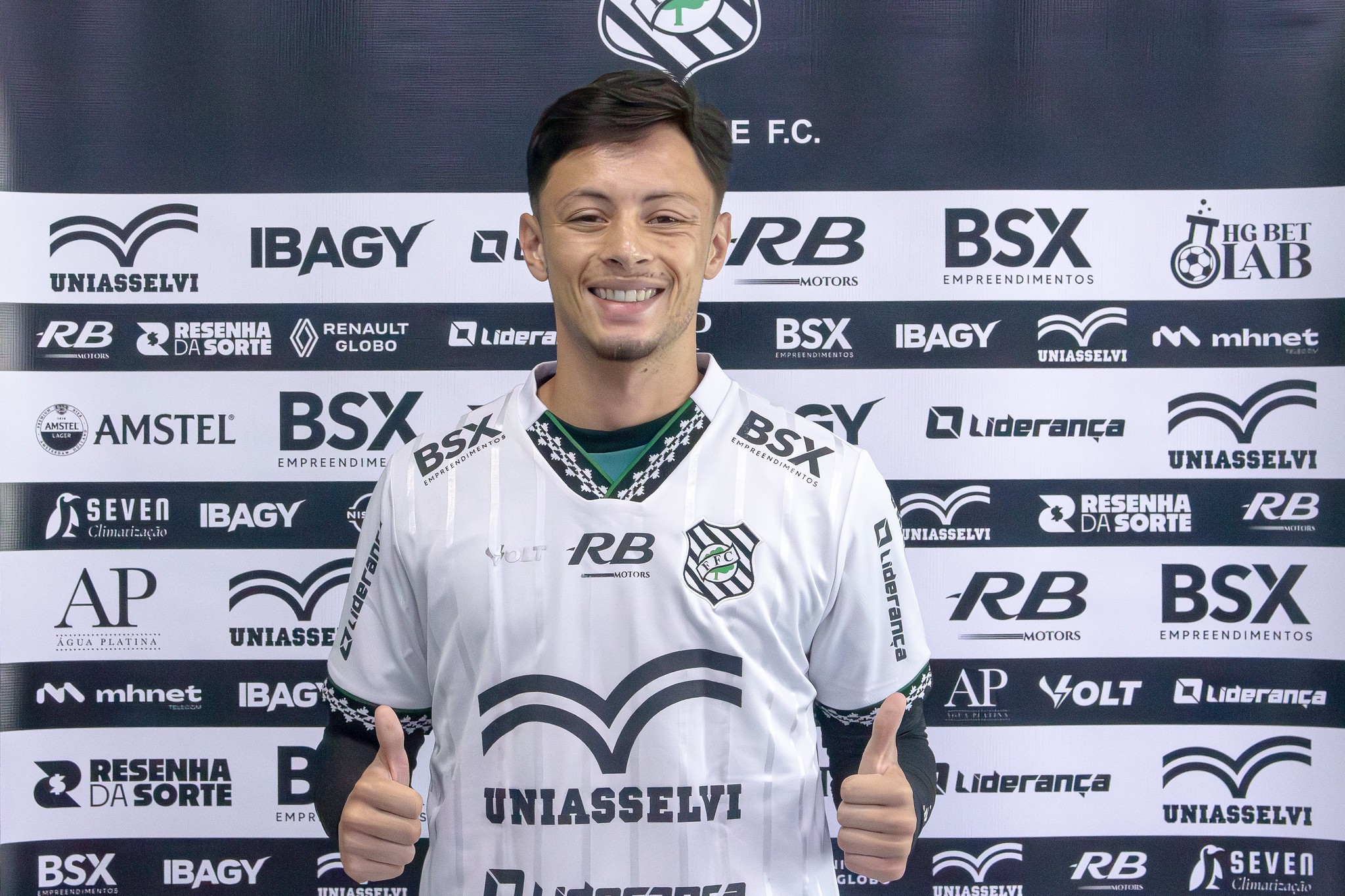 Figueirense apresenta reforços e já trabalha com lista de saídas