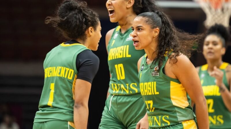 Brasil acorda no fim, vence Mali e mantém sonho vivo por vaga no Mundial feminino de basquete