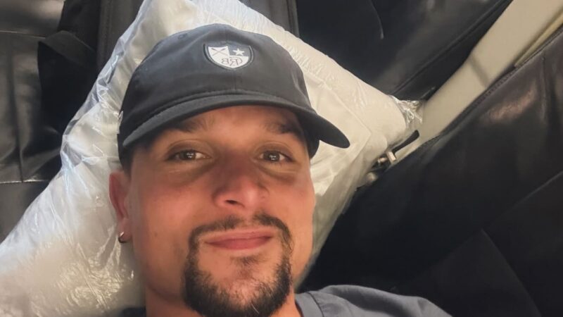 Voo do Botafogo para São Paulo tem problema técnico antes da decolagem, e jogador reage: “Livramento”