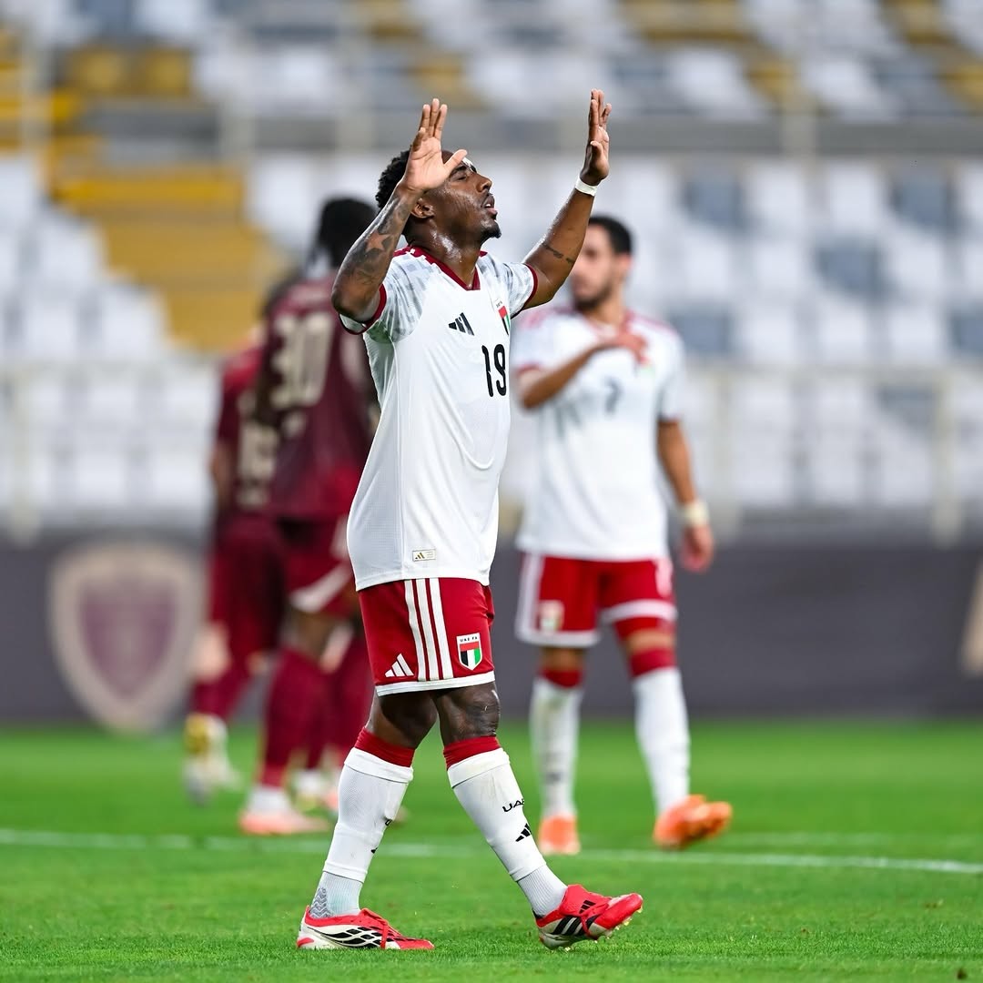 Ex-Flamengo estreia pela seleção dos Emirados Árabes com gol: “Feliz demais”