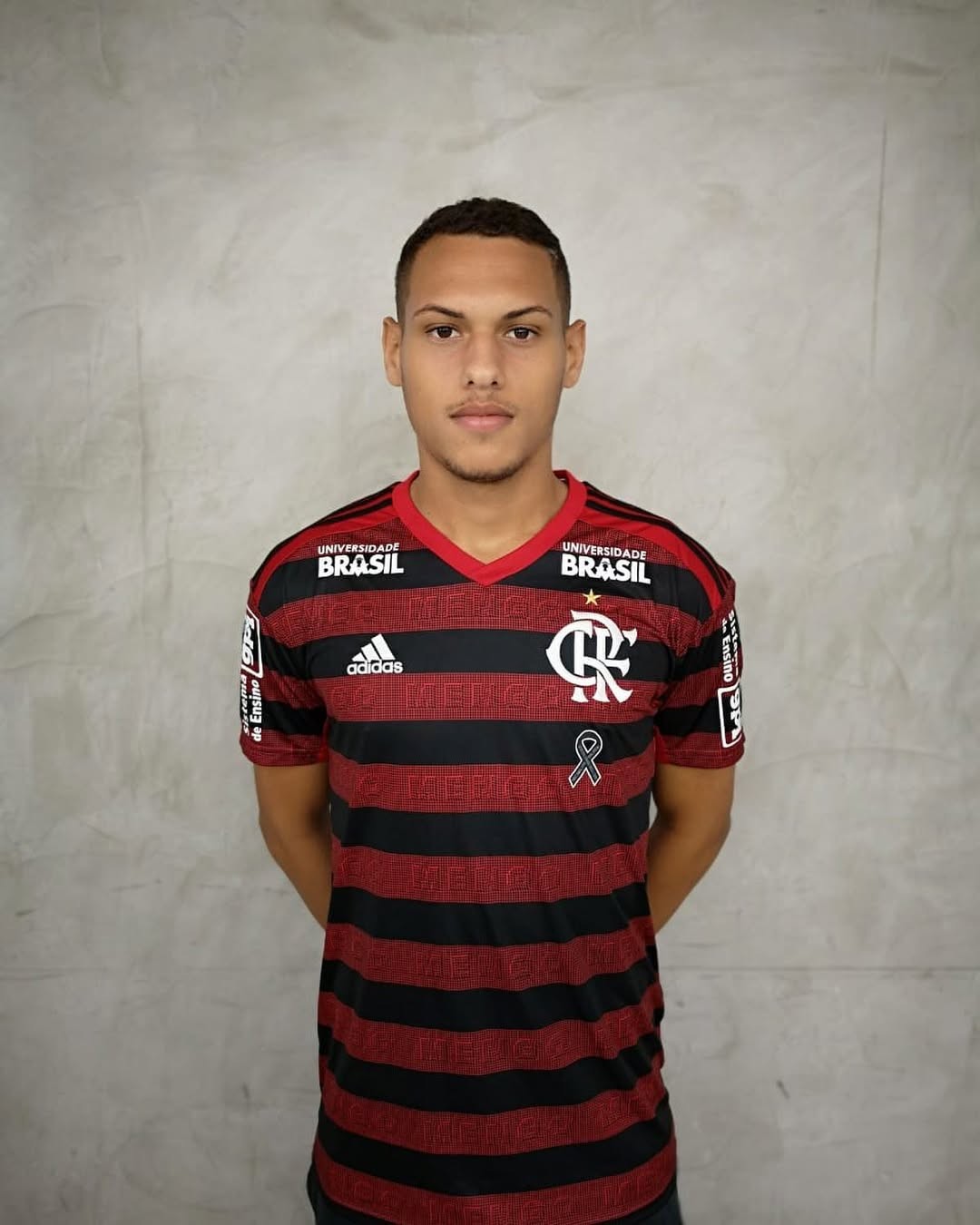 Zagueiro ex-Flamengo é anunciado pelo Central