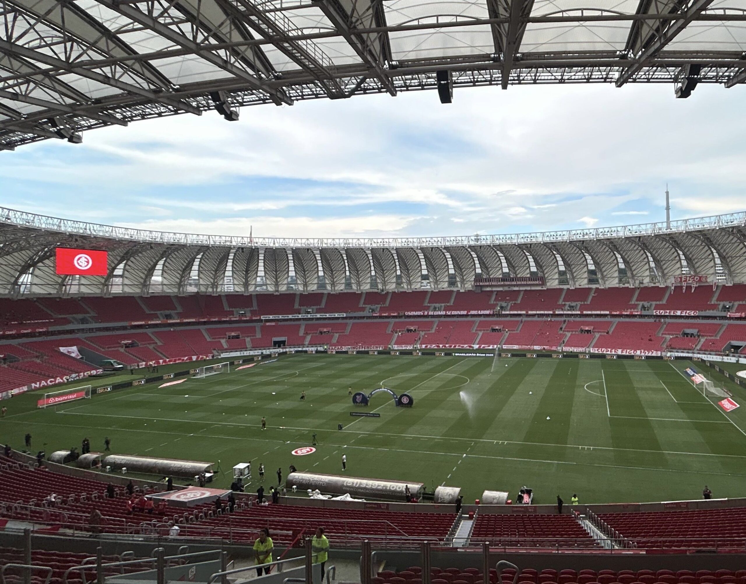 Inter x Chapecoense: onde assistir ao vivo, horário e escalações