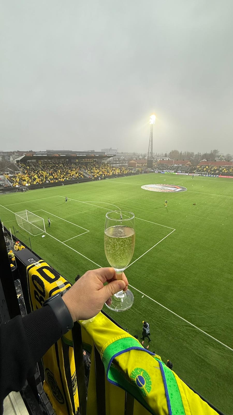Champions da janela de casa: brasileiro mora dentro do estádio do Bodo/Glimt na Noruega