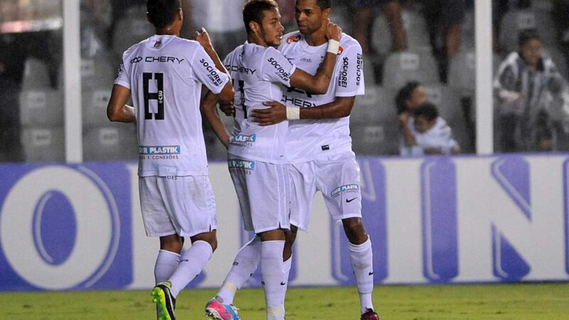 Apontado como sucessor de Neymar no Santos, atacante deixa clube do AM após um mês e sem marcar gols