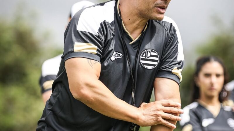 Bicampeão como jogador, Alex persegue primeira vitória como técnico na Copa do Brasil