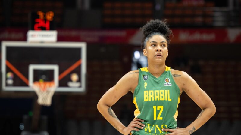 Cestinha brasileira, Damiris desabafa sobre ausência do país no Mundial: “Difícil descrever a dor”