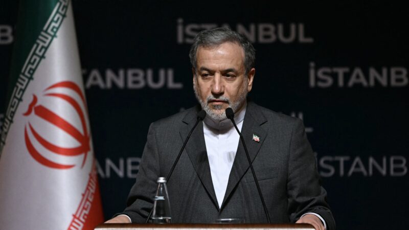 ‘Estamos esperando tropas terrestres’, diz chanceler iraniano aos EUA