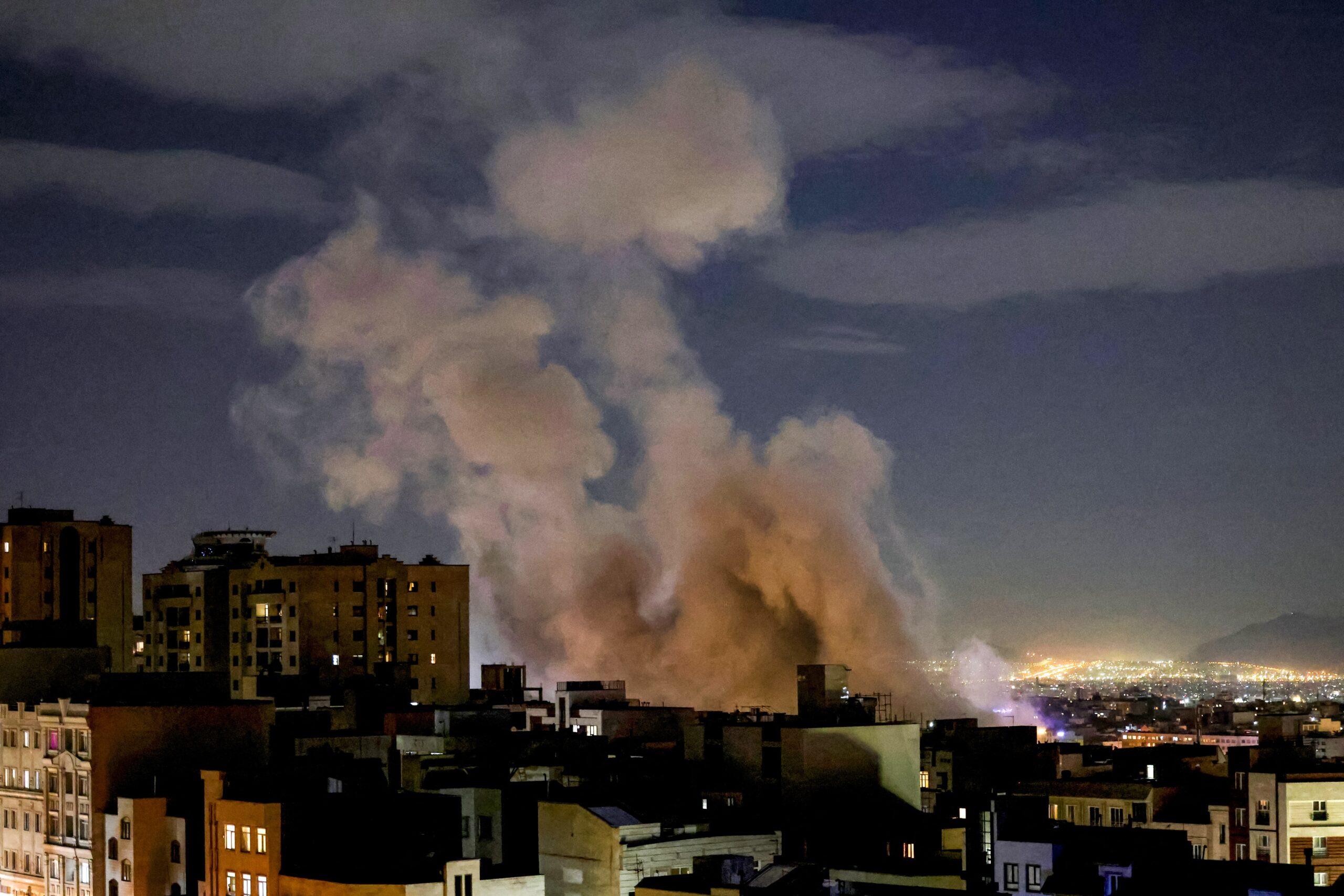 Irã anuncia ter atacado gabinete de Netanyahu, diz agência